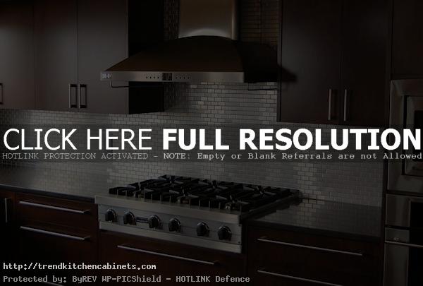 Kitchen-Backsplash-Ideas-With-DarkCabinets